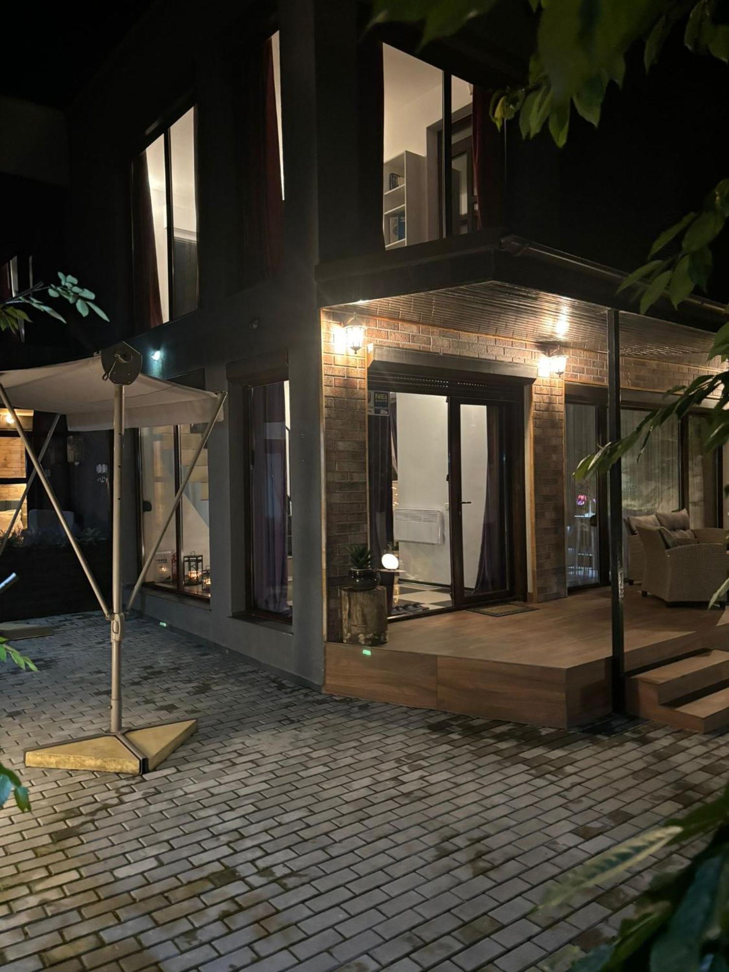 Hugo'S House Villa Костинещи Екстериор снимка