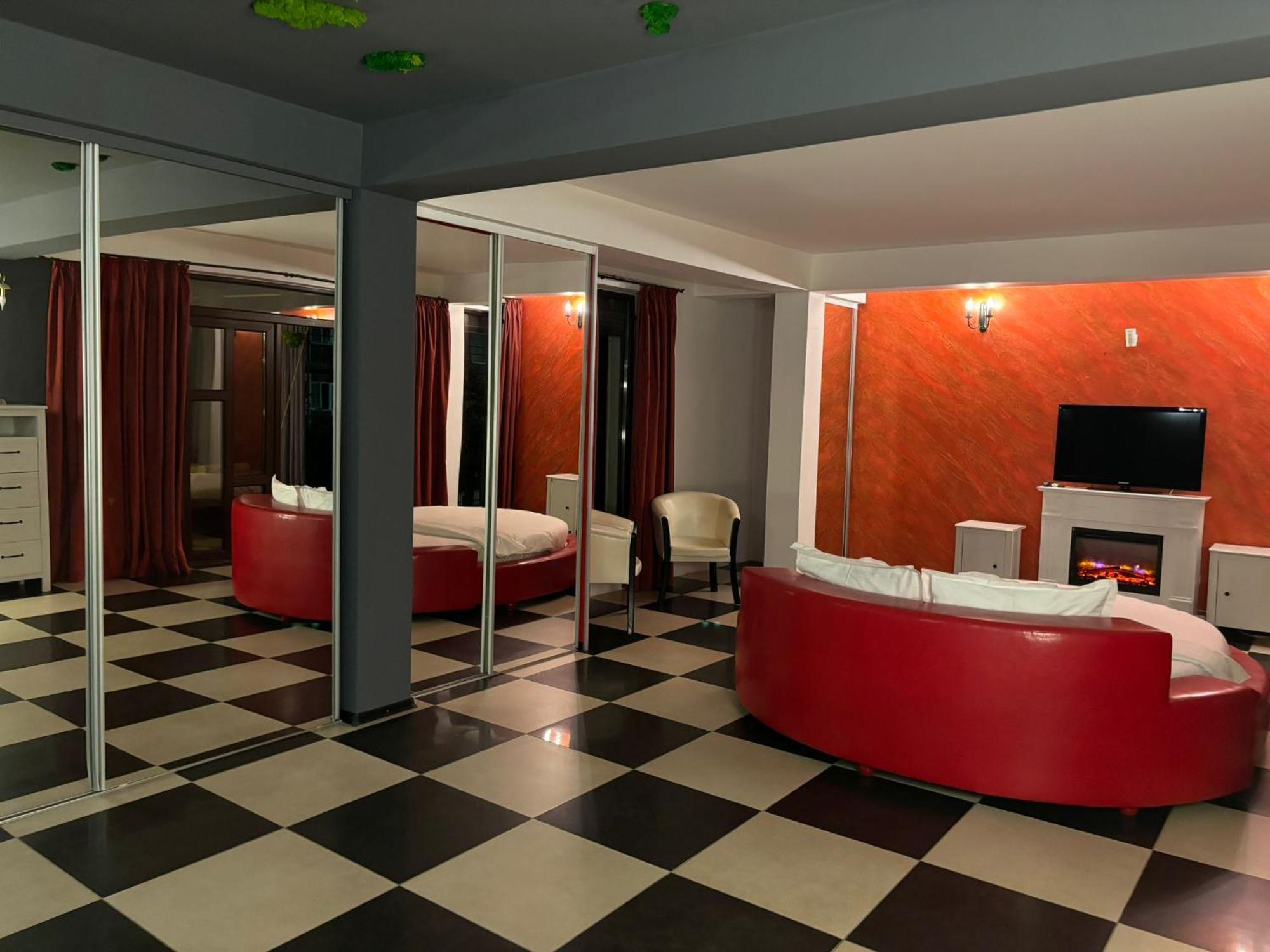Hugo'S House Villa Костинещи Екстериор снимка