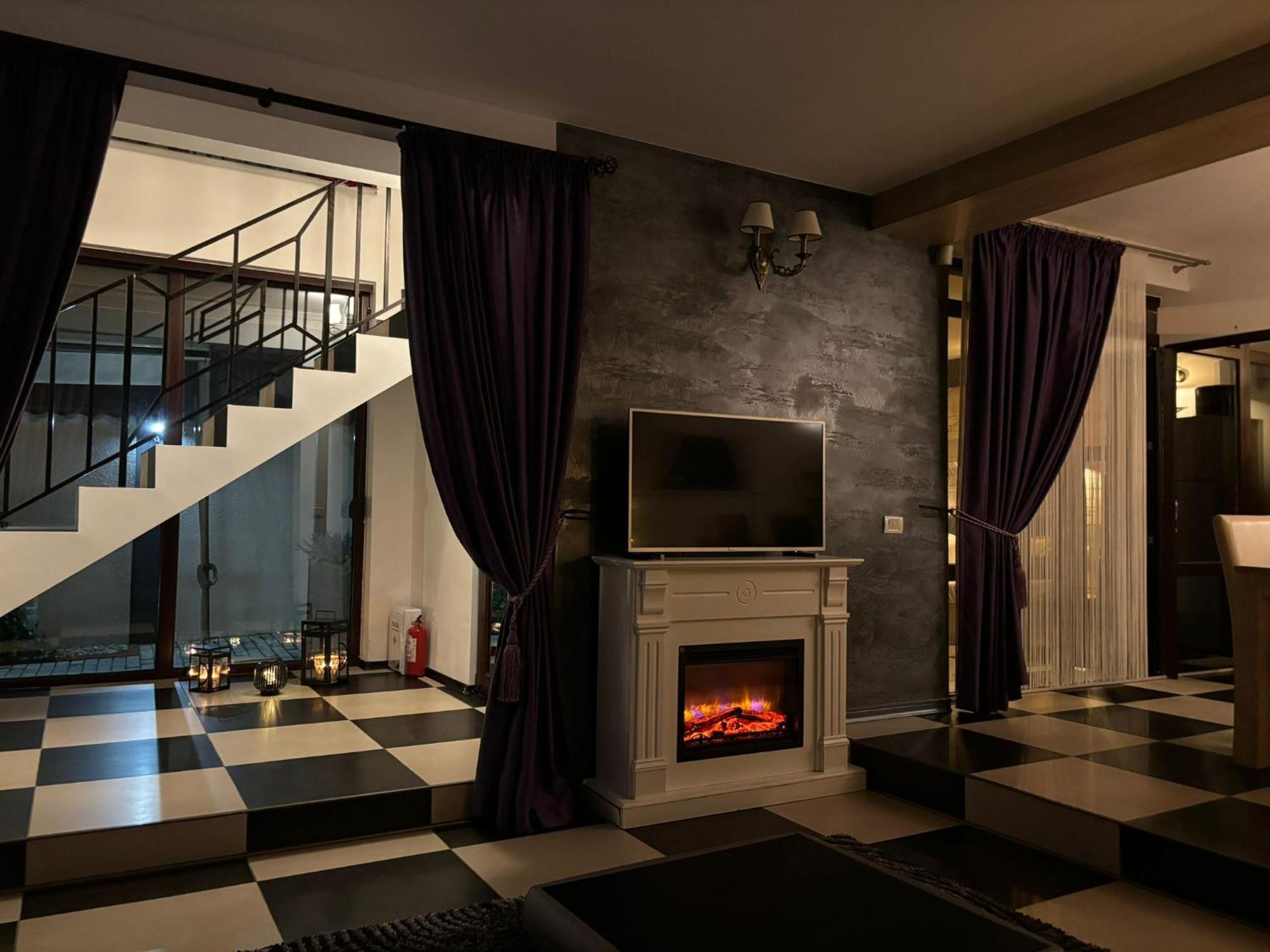 Hugo'S House Villa Костинещи Екстериор снимка