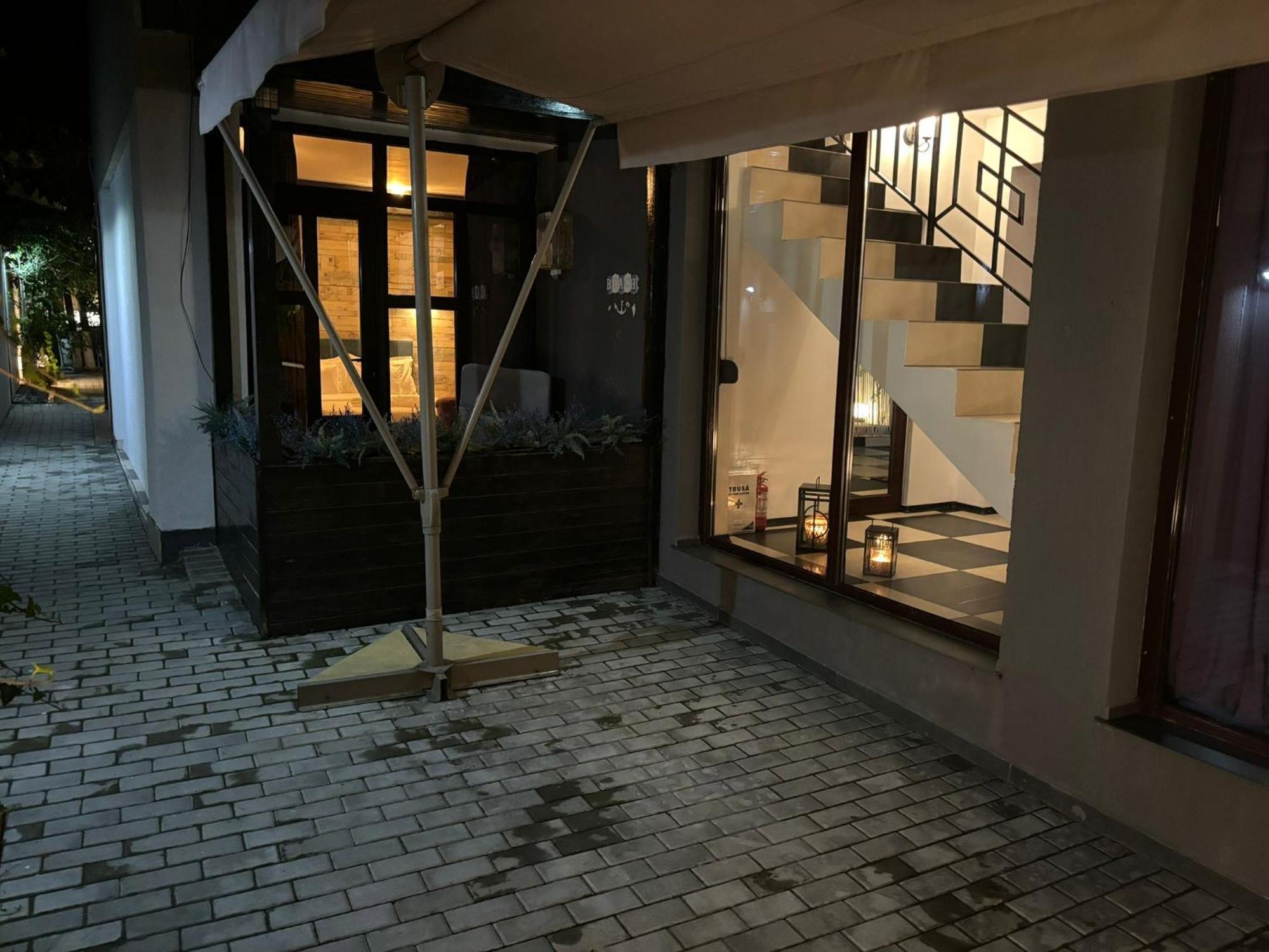 Hugo'S House Villa Костинещи Екстериор снимка